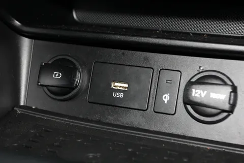 DE72ZLV Hyundai Kona 1.6 GDi Hybrid Premium 5dr DCT Thumbnail #25