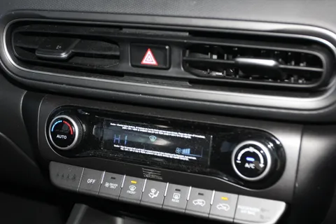 DE72ZLV Hyundai Kona 1.6 GDi Hybrid Premium 5dr DCT Thumbnail #19