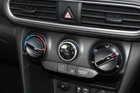 EA19YDY Hyundai Kona 1.0T GDi Blue Drive SE 5dr Thumbnail #19