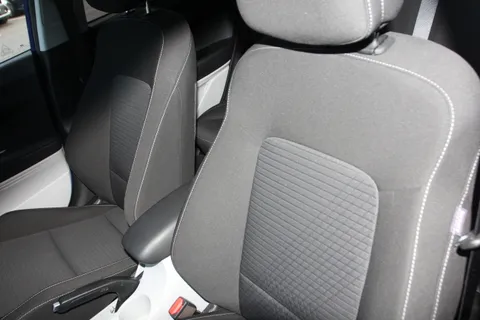 MT22RYU Hyundai i20 1.0T GDi 48V MHD Ultimate 5dr DCT Thumbnail #9