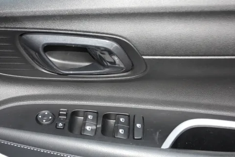 MT22RYU Hyundai i20 1.0T GDi 48V MHD Ultimate 5dr DCT Thumbnail #26