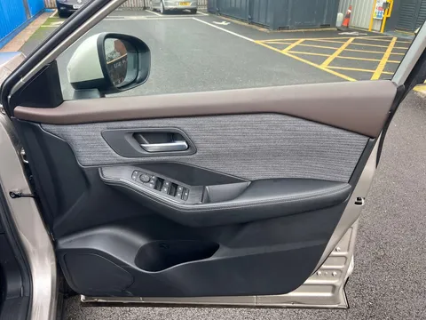 CU24JCO Nissan X-Trail 1.5 E-Power E-4orce 213 N-Connecta 5dr 7Seat Auto Thumbnail #18