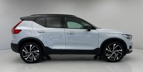 DE70KUK Volvo XC40 2.0 B4P R DESIGN Pro 5dr Auto Thumbnail #6