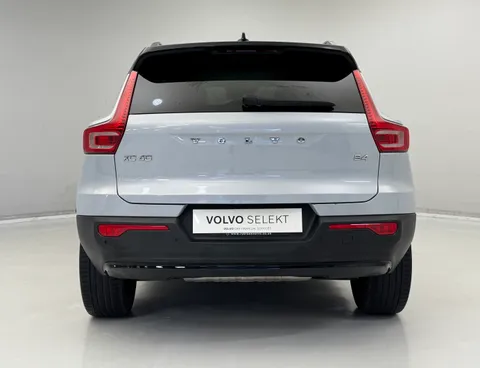 DE70KUK Volvo XC40 2.0 B4P R DESIGN Pro 5dr Auto Thumbnail #8