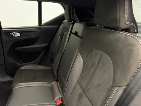 DE70KUK Volvo XC40 2.0 B4P R DESIGN Pro 5dr Auto Thumbnail #12