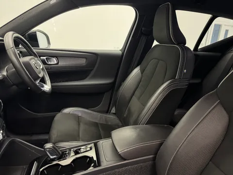 DE70KUK Volvo XC40 2.0 B4P R DESIGN Pro 5dr Auto Thumbnail #10