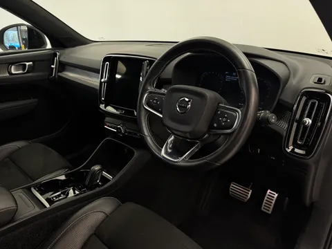 DE70KUK Volvo XC40 2.0 B4P R DESIGN Pro 5dr Auto Thumbnail #21