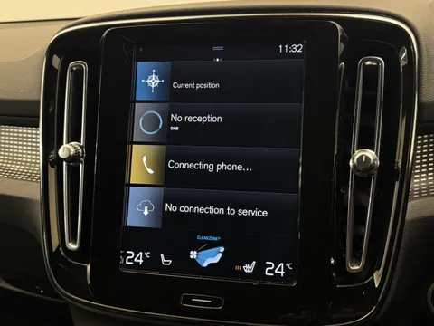 DE70KUK Volvo XC40 2.0 B4P R DESIGN Pro 5dr Auto Thumbnail #24