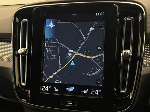 DE70KUK Volvo XC40 2.0 B4P R DESIGN Pro 5dr Auto Thumbnail #25