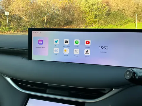 DG75NGX Mg Motor Uk Im6 553kW Launch Edition 100kWh 5dr AWD Auto Thumbnail #20