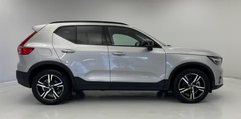 YR73XZP Volvo XC40 2.0 B3P Plus Dark 5dr Auto Thumbnail #12