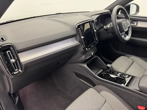 YR73XZP Volvo XC40 2.0 B3P Plus Dark 5dr Auto Thumbnail #20
