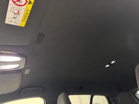 YR73XZP Volvo XC40 2.0 B3P Plus Dark 5dr Auto Thumbnail #22