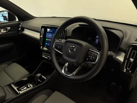 YR73XZP Volvo XC40 2.0 B3P Plus Dark 5dr Auto Thumbnail #29