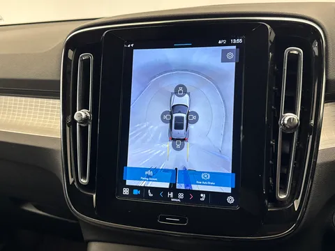 YR73XZP Volvo XC40 2.0 B3P Plus Dark 5dr Auto Thumbnail #34