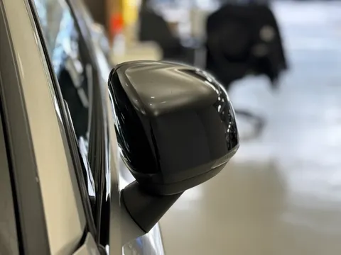 YR73XZP Volvo XC40 2.0 B3P Plus Dark 5dr Auto Thumbnail #39