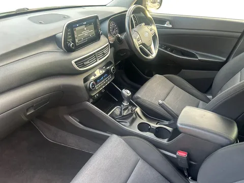 SK21LBO Hyundai Tucson 1.6 GDi SE Nav 5dr 2WD Thumbnail #4