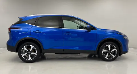 DN71UUH Nissan Qashqai 1.3 DiG-T MH Premiere Edition 5dr Thumbnail #11