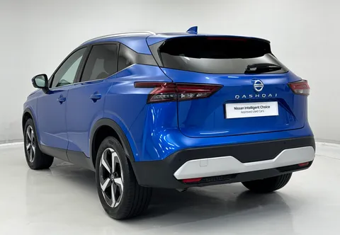 DN71UUH Nissan Qashqai 1.3 DiG-T MH Premiere Edition 5dr Thumbnail #10