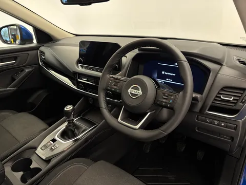 DN71UUH Nissan Qashqai 1.3 DiG-T MH Premiere Edition 5dr Thumbnail #22