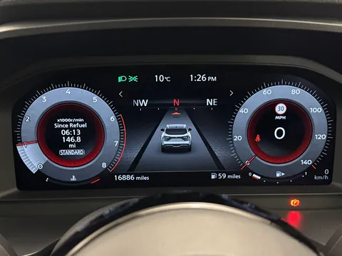 DN71UUH Nissan Qashqai 1.3 DiG-T MH Premiere Edition 5dr Thumbnail #28