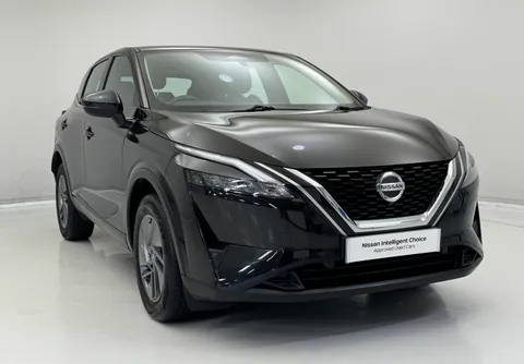 DX71WVN Nissan Qashqai 1.3 DiG-T MH Acenta Premium 5dr Thumbnail #2