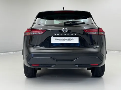 DX71WVN Nissan Qashqai 1.3 DiG-T MH Acenta Premium 5dr Thumbnail #9