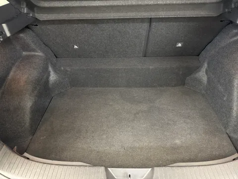 DX71WVN Nissan Qashqai 1.3 DiG-T MH Acenta Premium 5dr Thumbnail #23