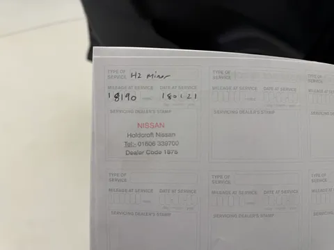 DX71WVN Nissan Qashqai 1.3 DiG-T MH Acenta Premium 5dr Thumbnail #18