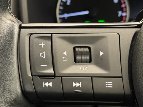 DX71WVN Nissan Qashqai 1.3 DiG-T MH Acenta Premium 5dr Thumbnail #22