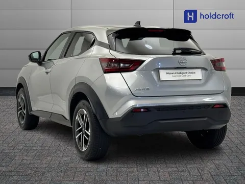 DN74OOG Nissan Juke 1.0 DiG-T N-Connecta 5dr DCT Thumbnail #8