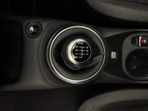 OW74HJG Nissan Juke 1.0 DiG-T N-Connecta 5dr Thumbnail #17