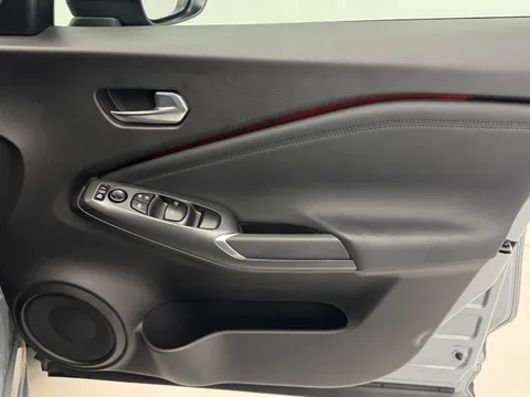 OW74HJG Nissan Juke 1.0 DiG-T N-Connecta 5dr Thumbnail #19