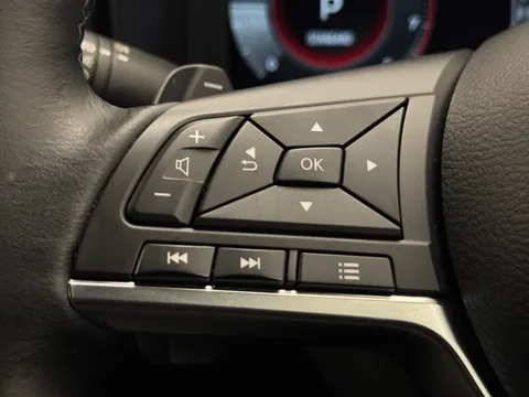 OE24XVJ Nissan Juke 1.0 DiG-T N-Connecta 5dr DCT Thumbnail #23