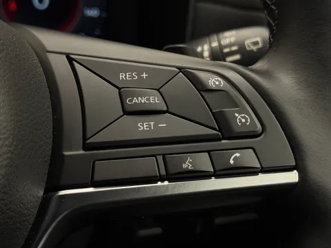 OE24XVJ Nissan Juke 1.0 DiG-T N-Connecta 5dr DCT Thumbnail #24