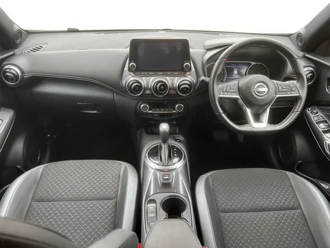 DU72BJK Nissan Juke 1.6 Hybrid N-Connecta 5dr Auto Thumbnail #10