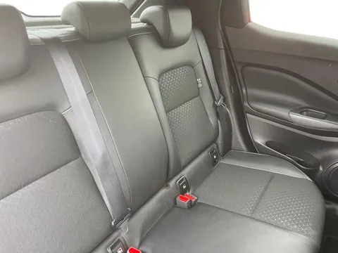 DU72BJK Nissan Juke 1.6 Hybrid N-Connecta 5dr Auto Thumbnail #14