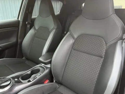 DU72BJK Nissan Juke 1.6 Hybrid N-Connecta 5dr Auto Thumbnail #15