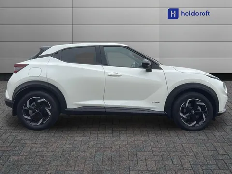 DU72BJK Nissan Juke 1.6 Hybrid N-Connecta 5dr Auto Thumbnail #9