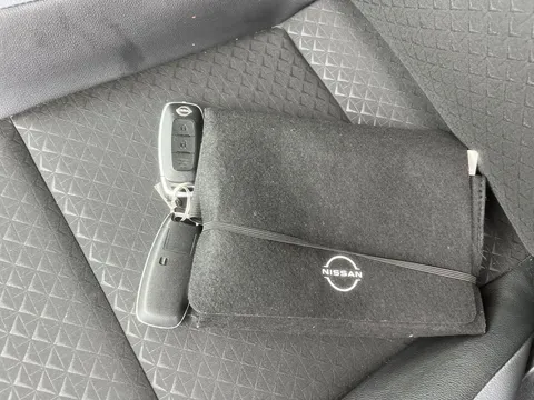 DU72BJK Nissan Juke 1.6 Hybrid N-Connecta 5dr Auto Thumbnail #19