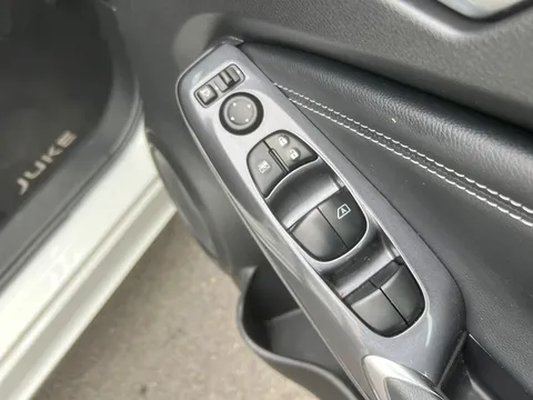 DU72BJK Nissan Juke 1.6 Hybrid N-Connecta 5dr Auto Thumbnail #20