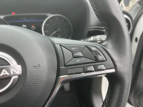 DU72BJK Nissan Juke 1.6 Hybrid N-Connecta 5dr Auto Thumbnail #22