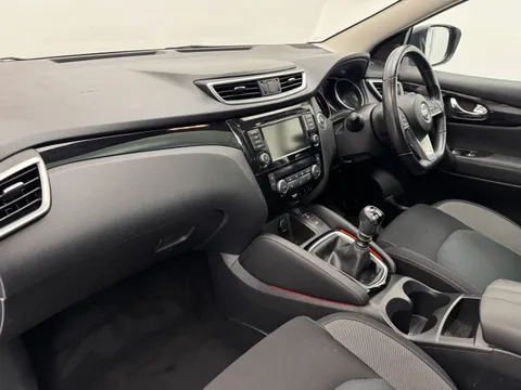 GU20CKJ Nissan Qashqai 1.3 DiG-T N-Connecta 5dr Thumbnail #14