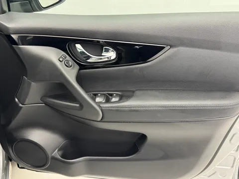 GU20CKJ Nissan Qashqai 1.3 DiG-T N-Connecta 5dr Thumbnail #21