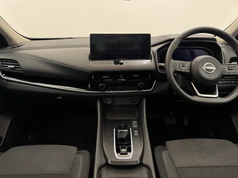 OY24WCF Nissan Qashqai 1.5 E-Power N-Connecta [Glass Roof] 5dr Auto Thumbnail #4