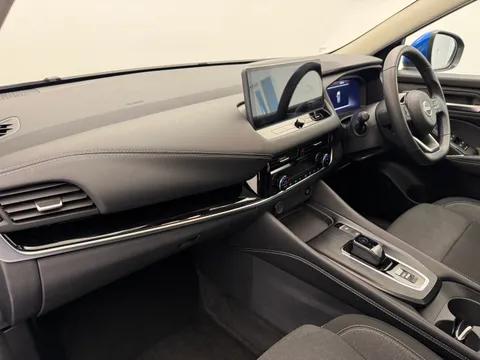 OY24WCF Nissan Qashqai 1.5 E-Power N-Connecta [Glass Roof] 5dr Auto Thumbnail #15