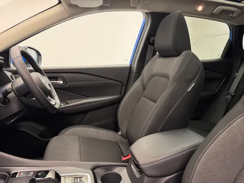 OY24WCF Nissan Qashqai 1.5 E-Power N-Connecta [Glass Roof] 5dr Auto Thumbnail #16