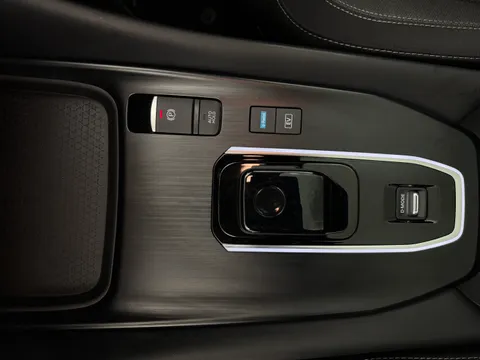 OY24WCF Nissan Qashqai 1.5 E-Power N-Connecta [Glass Roof] 5dr Auto Thumbnail #18