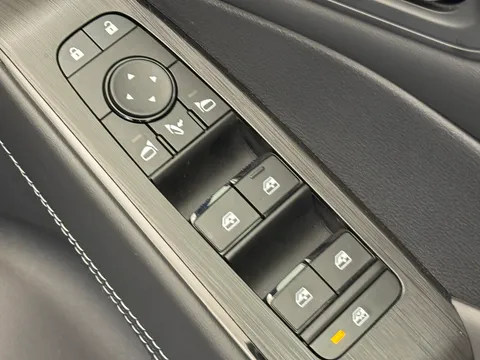 OY24WCF Nissan Qashqai 1.5 E-Power N-Connecta [Glass Roof] 5dr Auto Thumbnail #21