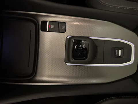 OE74UYL Nissan Qashqai 1.3 DiG-T MH 158 N-Connecta [Glass Rf] 5dr Xtronic Thumbnail #27